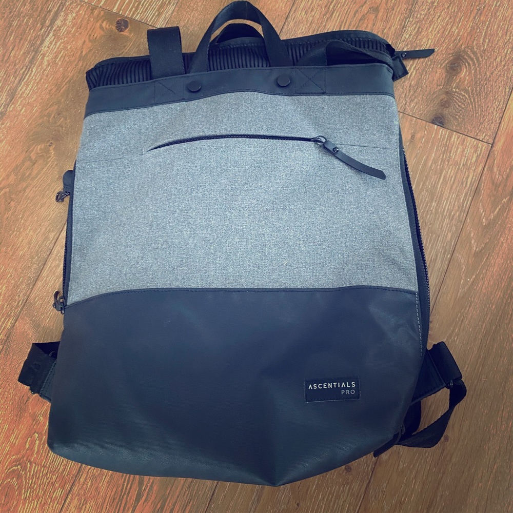 Brand new assentials travel back pack
